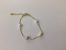 Load image into Gallery viewer, Kailani Feature Pearl Bracelet