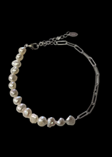 Load image into Gallery viewer, Kailani Feature Pearl Bracelet