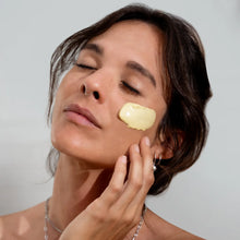 Load image into Gallery viewer, Facial Mask - Golden Glow
