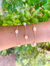 Load image into Gallery viewer, Kailani Feature Pearl Bracelet
