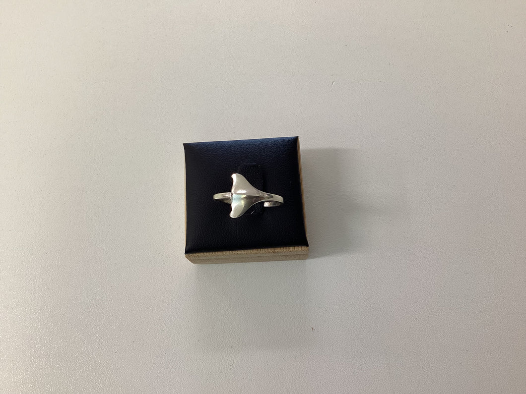 Kailani Whale Tail Ring