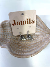 Load image into Gallery viewer, Cuore Earrings
