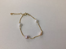 Load image into Gallery viewer, Kailani Feature Pearl Bracelet
