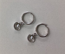 Load image into Gallery viewer, Kailani Pendant Earrings
