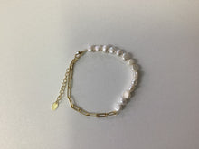 Load image into Gallery viewer, Kailani Feature Pearl Bracelet
